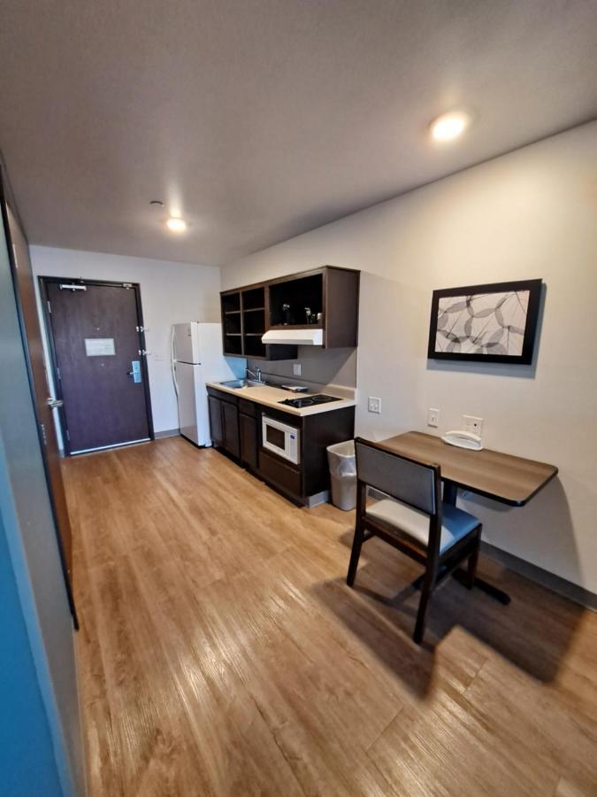 Woodspring Suites Fargo North Near Ndsu ภายนอก รูปภาพ