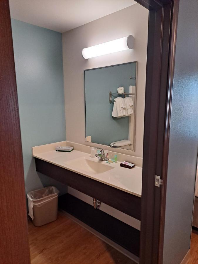 Woodspring Suites Fargo North Near Ndsu ภายนอก รูปภาพ