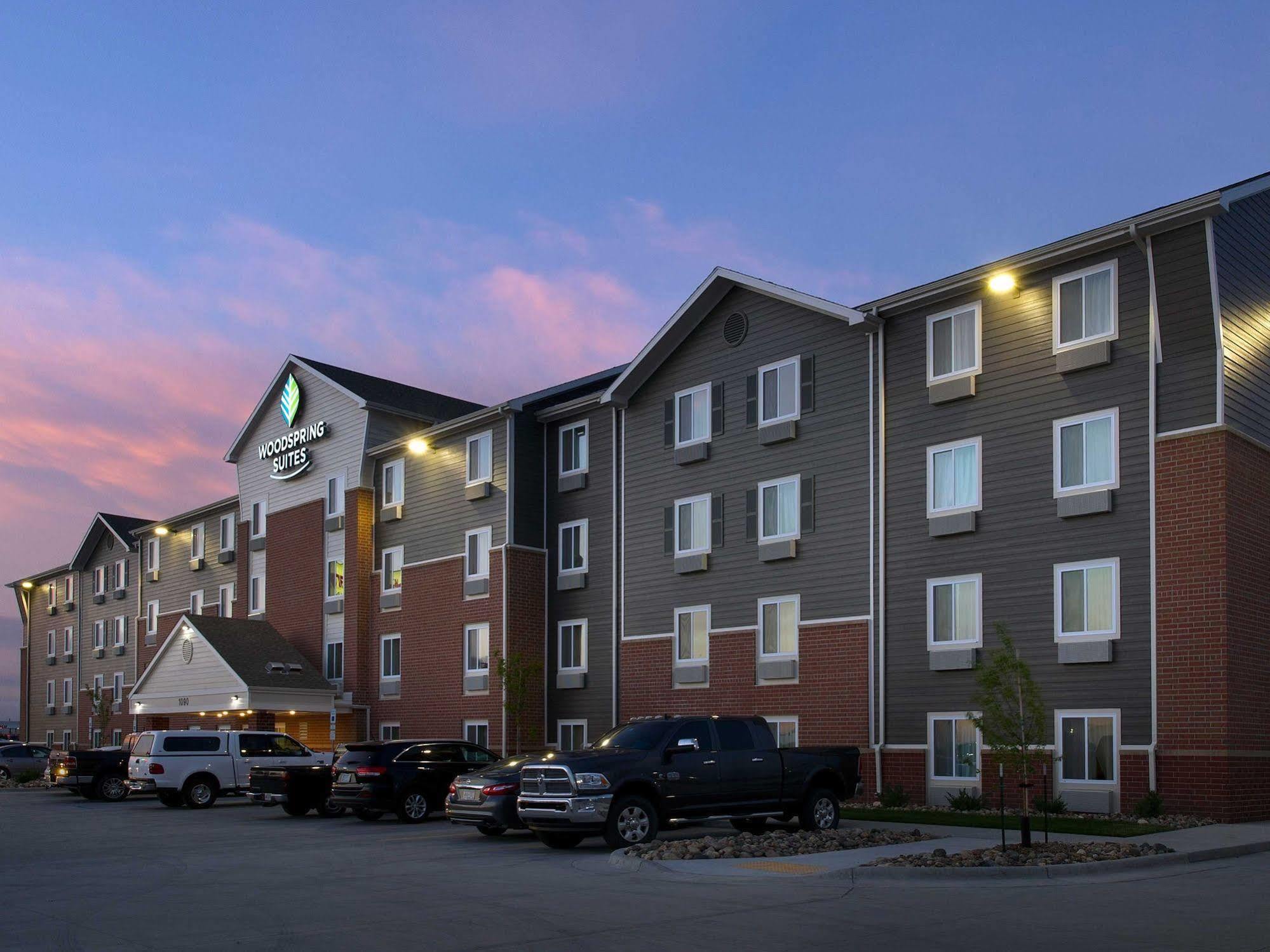 Woodspring Suites Fargo North Near Ndsu ภายนอก รูปภาพ