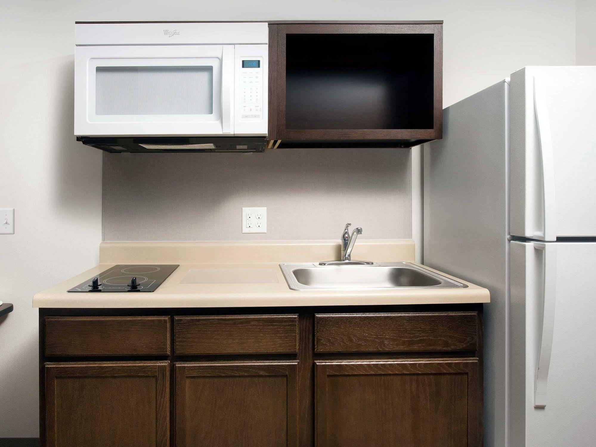Woodspring Suites Fargo North Near Ndsu ภายนอก รูปภาพ