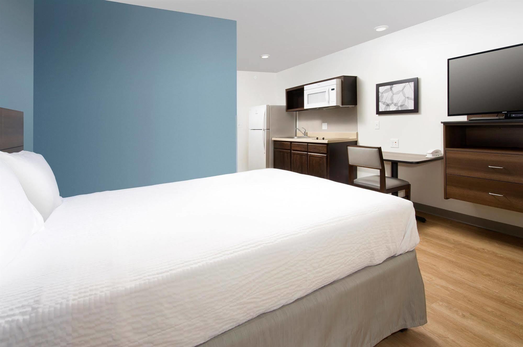 Woodspring Suites Fargo North Near Ndsu ภายนอก รูปภาพ